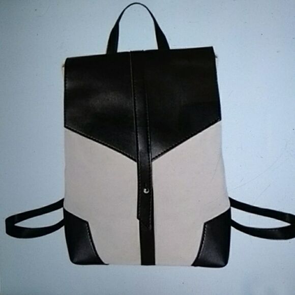 🎉HP🎉NEW DEUX LUX DEMI CANVAS BACKPACK - Picture 3 of 8